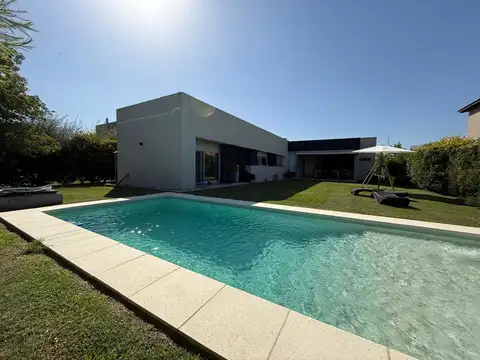 Casa de 3 dormitorios en ALQUILER BARRIO CERRADO- San Sbastian-Funes