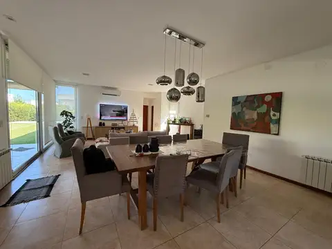 Casa en Alquiler de 3 dormitorios