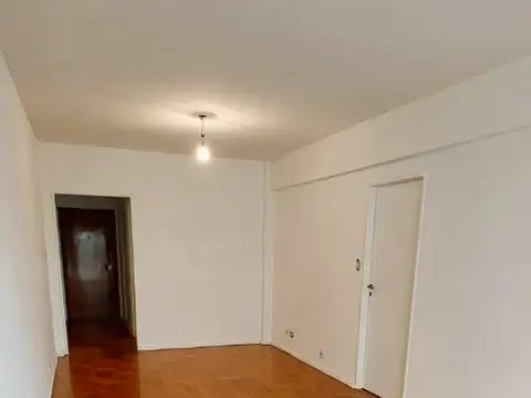 Av. 25 de Mayo 300, Piso 8