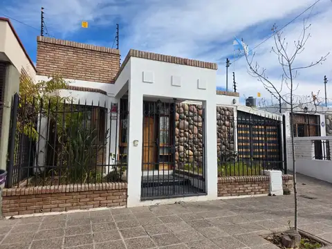 CASA EN VENTA BARRIO JUDICIAL DE GODOY CRUZ