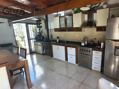 Casa 4 ambientes con 1 baño