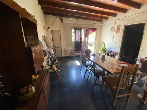 Casa en Venta con 4 cocheras