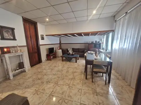 Depto Tipo Casa en Venta de 4 ambientes