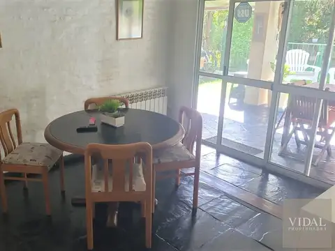 Casa en Venta con 3 cocheras