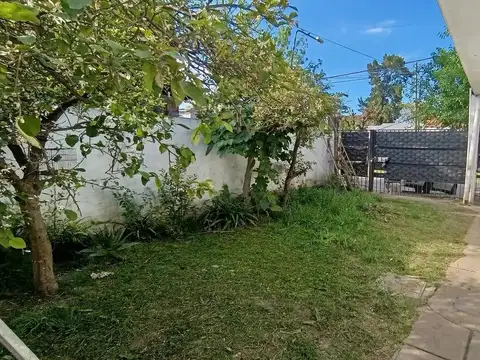 Venta de Casa Multifamiliar - Villa Luzuriaga