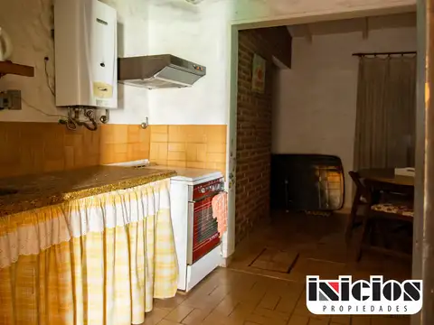 Casa 2 ambientes con 1 baño