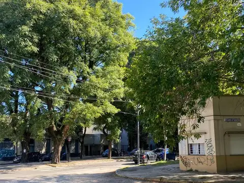 Casa 6 ambientes con 2 baños