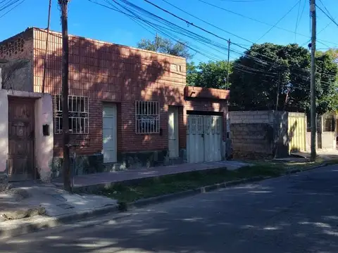 SE VENDE CASA AMPLIA A REFACCION CAPITAL CATAMARCA