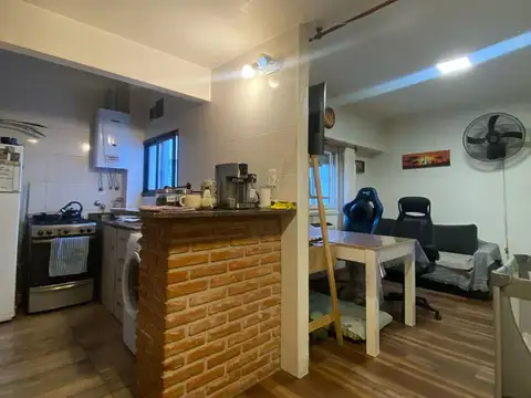 VENTA. DEPARTAMENTO 2 AMBIENTES HIPOLITO YRIGOYEN AL 3500. MAR DEL PLATA