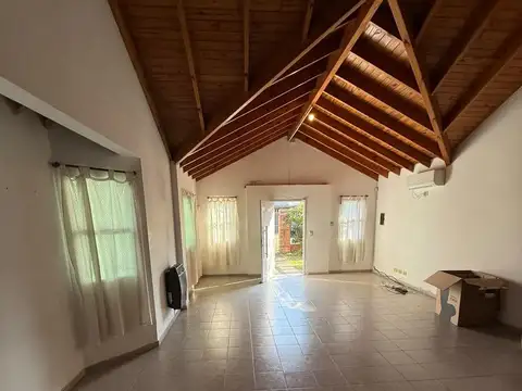 Casa 3 ambientes con 1 baño