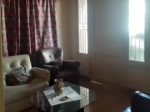 Casa en Alquiler en Ramos Mejia, $ 1.100.000