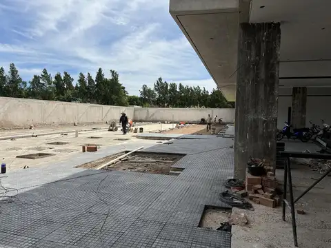 Local en ALQUILER - Complejo Comercial Distrito Gorina - 485 y 138 J. Gorina