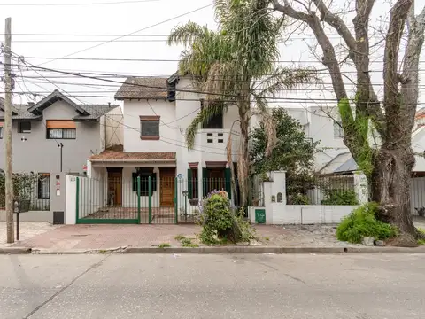 Ideal casa en venta en plena zona residencial de La Lucila, Vicente López.