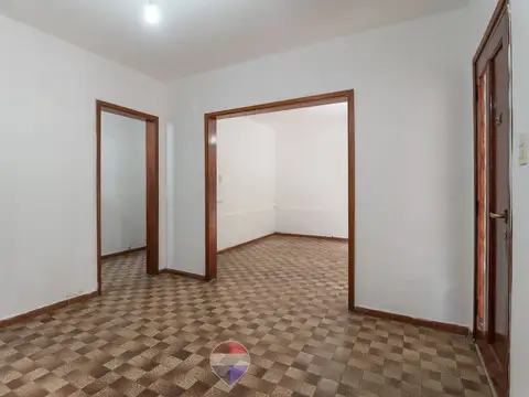Casa 8 ambientes con 3 baños