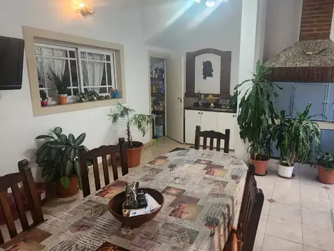 Depto Tipo Casa en Venta en Lomas Del Mirador, USD 160.000