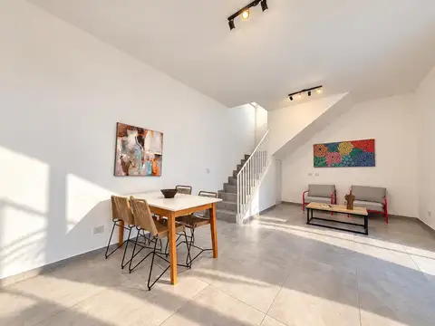 Depto Tipo Casa 4 ambientes con 2 baños