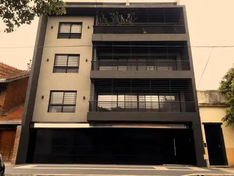 Jose L Suarez 1900, Piso 1