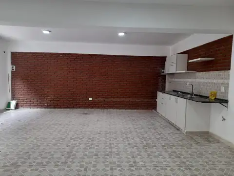 Depto Tipo Casa en Alquiler de 3 ambientes