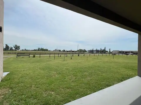 ESPECTACULAR CASA 6 AMB. ofrece FINANCIACION