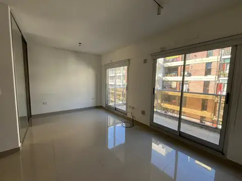 Dpto 1 Amb SUBDIVISIBLE - balcon corrido-impecable estado - VILLA URQUIZA -EXPENSAS