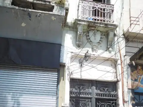Avenida Almirante Brown 1300