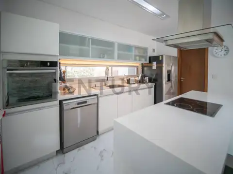 COUNTRY LOMAS DE CITY BELL CASA EN VENTA