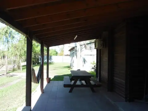 Casa 5 ambientes con 2 baños