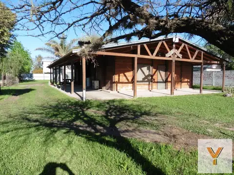 Casa en venta - 3 Dormitorios 2 Baños - Colón