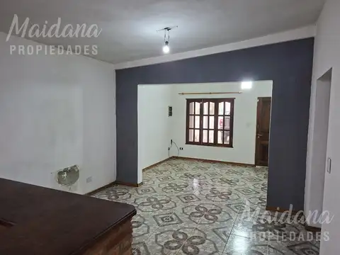 Casa 3 ambientes con 2 baños