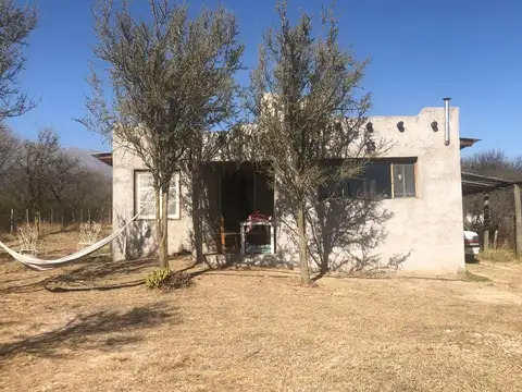 Casa 4 ambientes con 1 baño