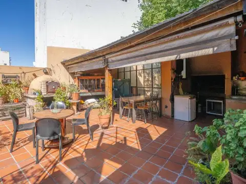 Venta casa 5 ambientes con terraza,  local comercial y dos cocheras