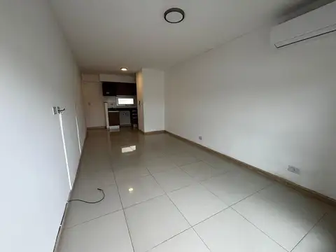 MONOAMBIENTE CON BALCON -ALBERDI-