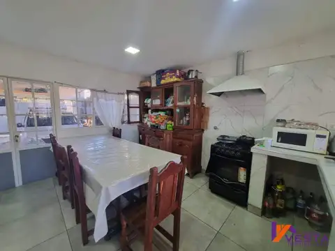 Casa 5 ambientes con 1 baño