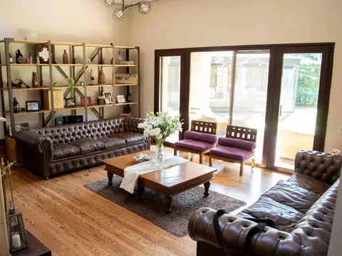 Casa en Venta con 5 cocheras