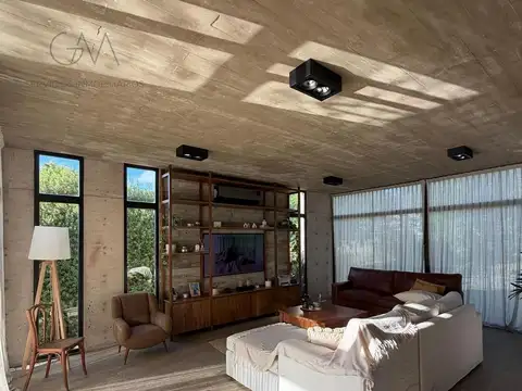 Casa en Alquiler en Arenas del Sur, USD 1.950