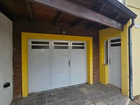 Casa en venta c/ cochera en Punta Alta