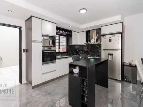 Casa 4 ambientes con 2 baños