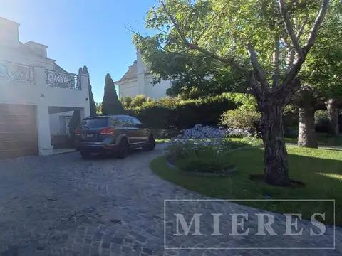 Muy linda casa en Venta en venta con renta en La Isla, Nordelta.