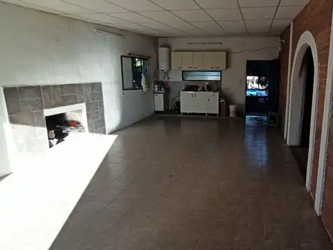 Casa en Venta 2 dorm Quincho Pileta Sauce Montrull