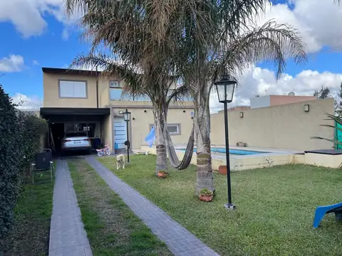 Casa de 3 dormitorios con Pileta