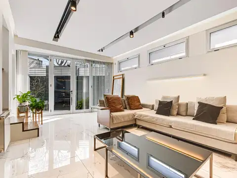 Casa 5 ambientes con 4 baños