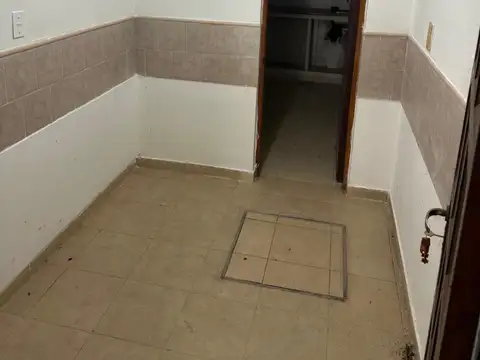 AV. NICOLAS ROJAS ACOSTA 400, Piso P.B.