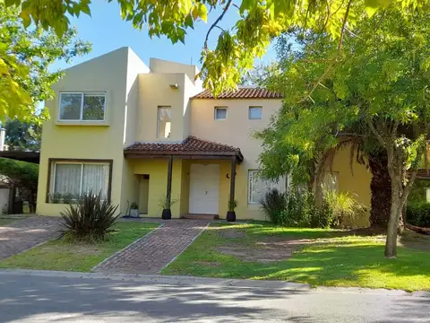 Casa en Venta en San Isidro Labrador, USD 330.000