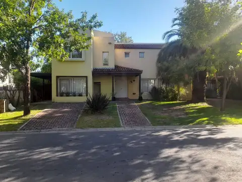 CASA EN LO MEJOR DE VILLANUEVA