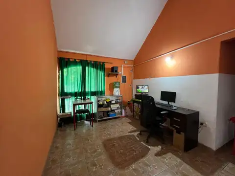 SE VENDE CASA SOBRE AVENIDA 2 HABITACIONES CAPITAL