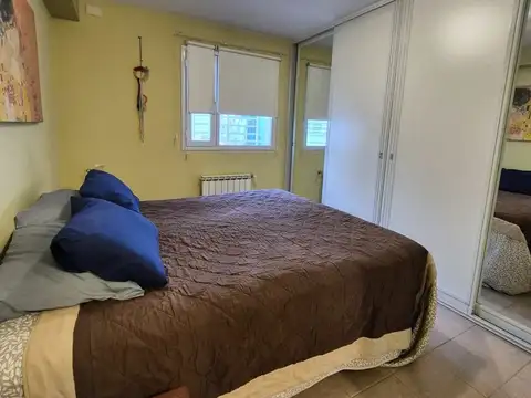 Casa 8 ambientes con 2 baños