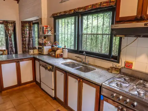 Venta CASA excelente ubicación 3/4 Dorm gran Lote