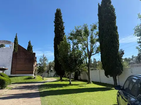 Venta De Importante Hotel En Pilar Ruta 8- Apto De 100