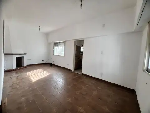 Depto Tipo Casa 4 ambientes con 2 baños