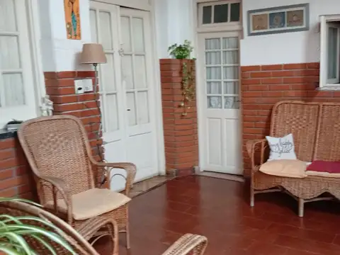 Casa 2 ambientes con 2 baños